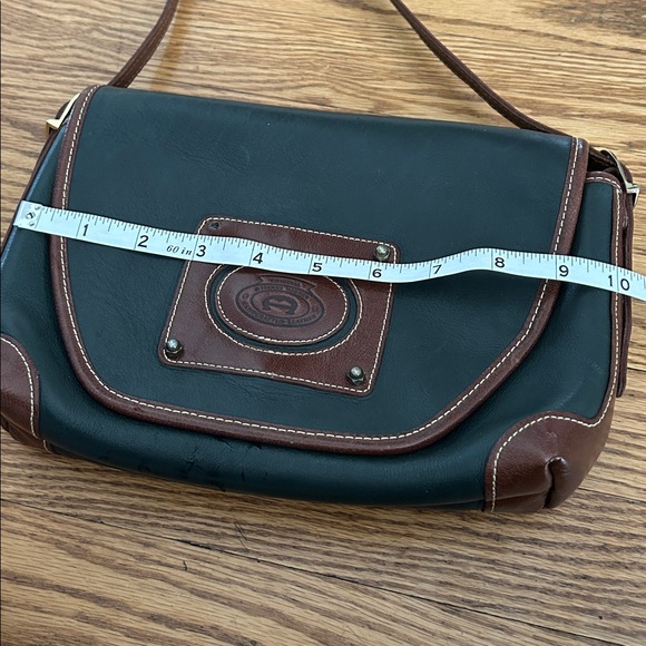 Elegant Green and Brown Leather Shoulder Bag - Picture 6 of 6